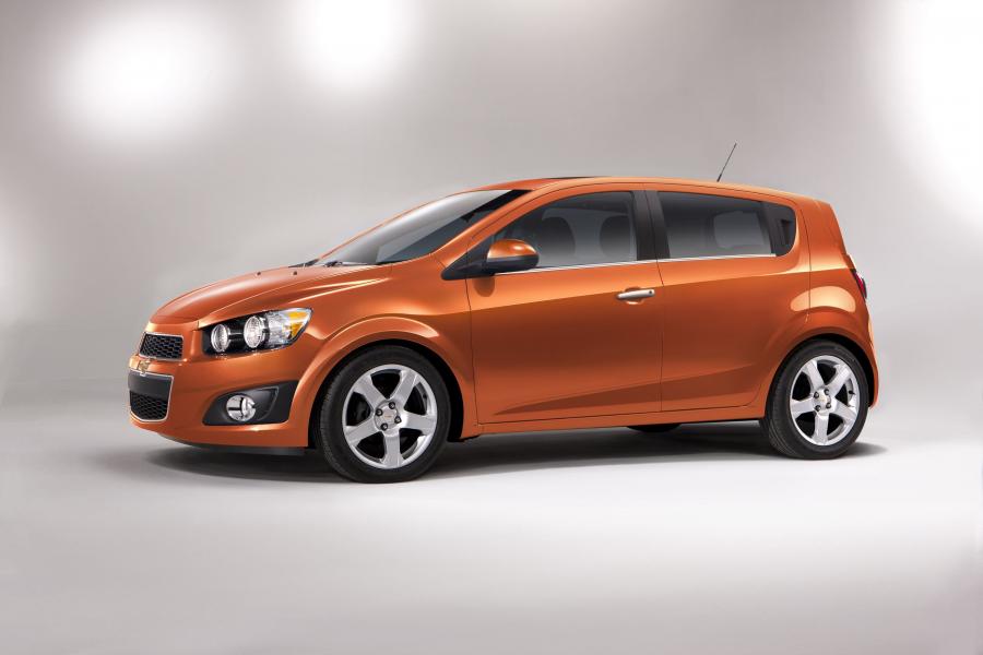  Chevrolet Sonic Hatchback 2012 года  (фото 12 из 13)